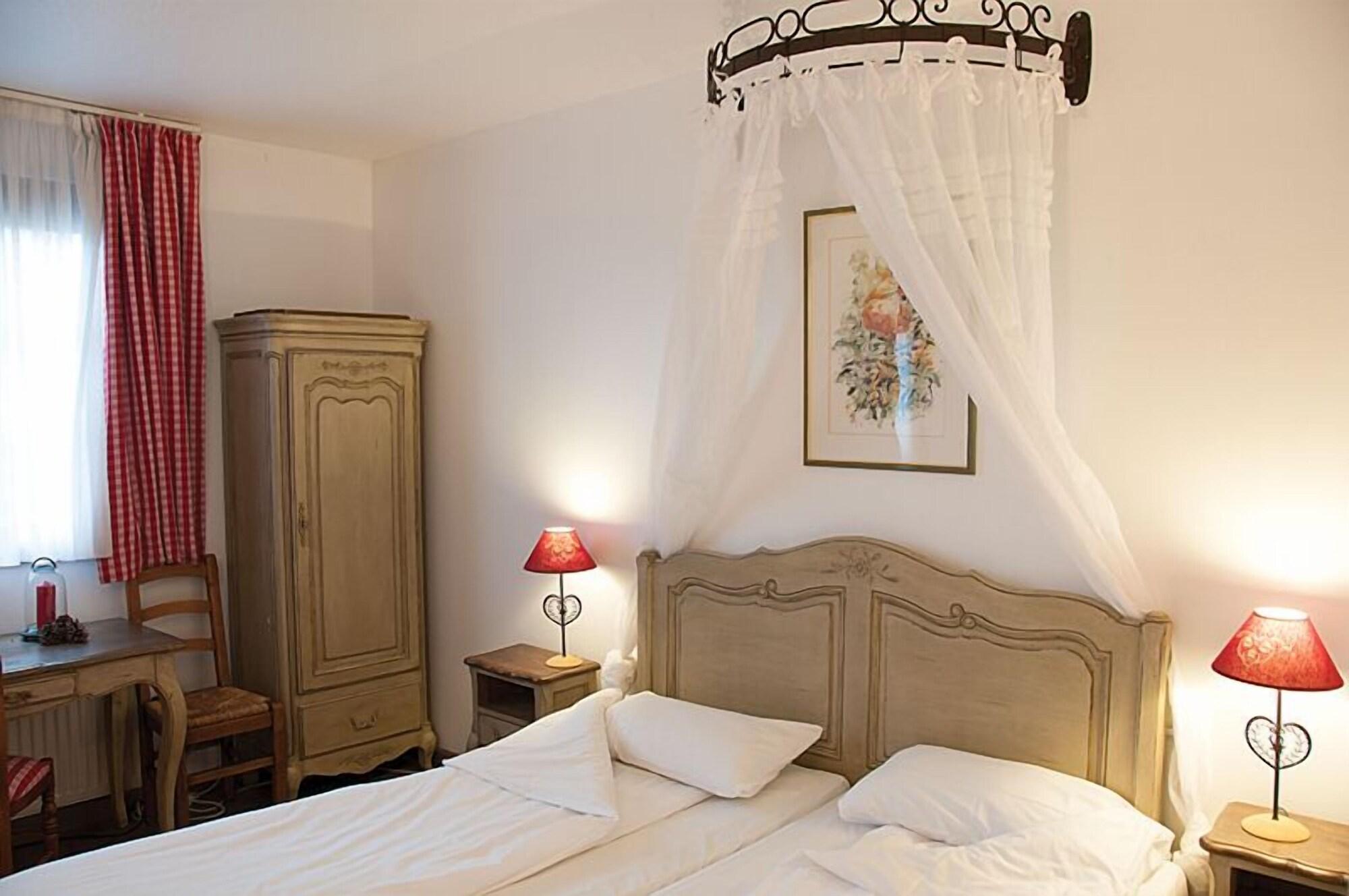 The Originals Boutique, Hotel La Ferme Du Pape, Эгишем Экстерьер фото