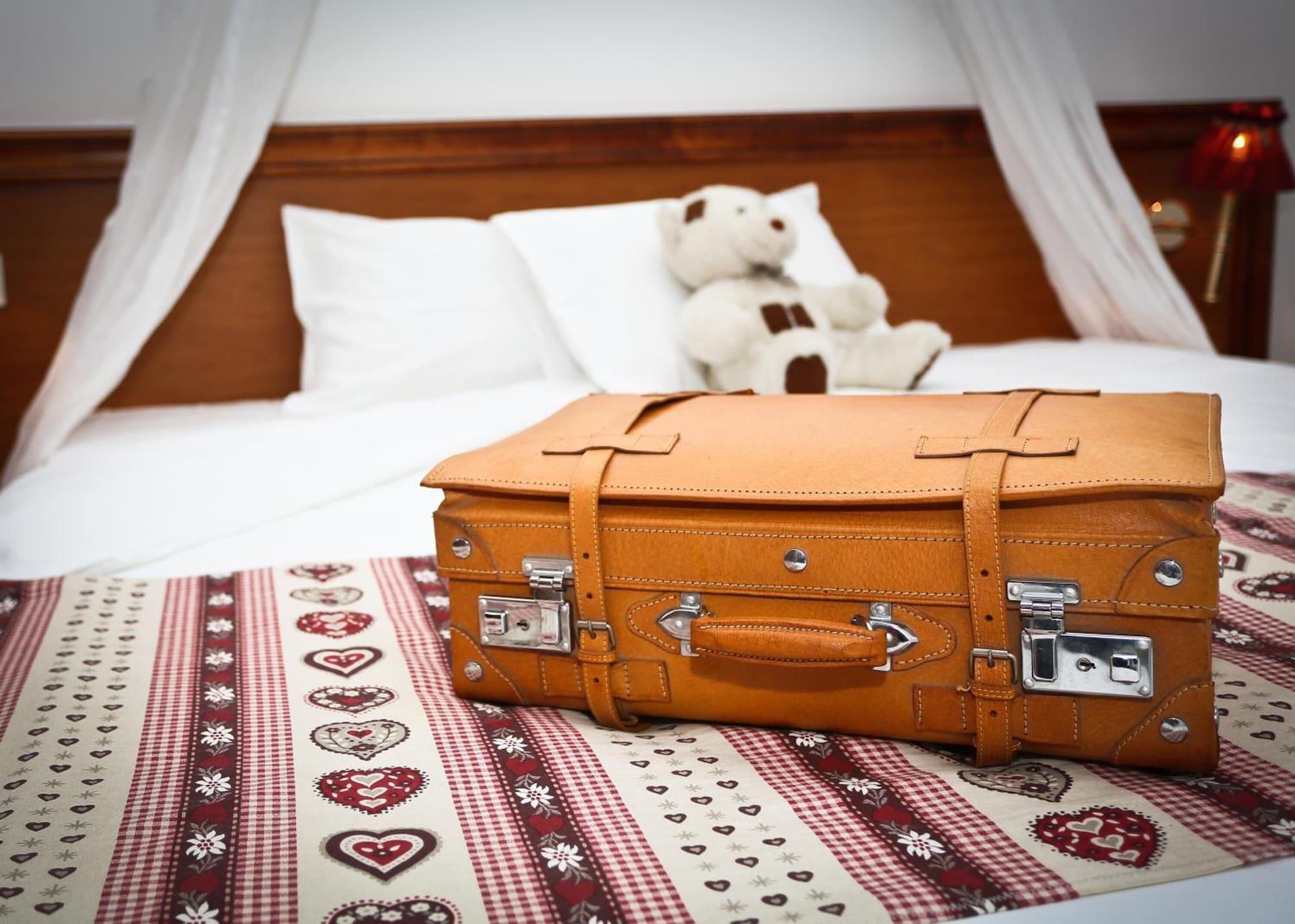 The Originals Boutique, Hotel La Ferme Du Pape, Эгишем Экстерьер фото