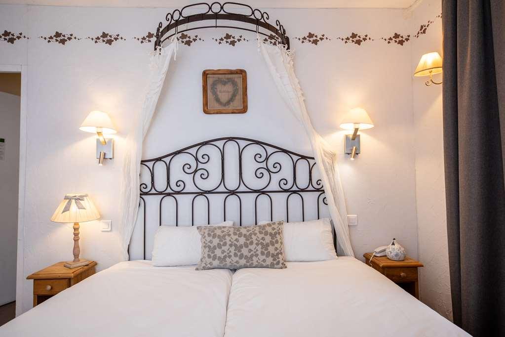 The Originals Boutique, Hotel La Ferme Du Pape, Эгишем Номер фото