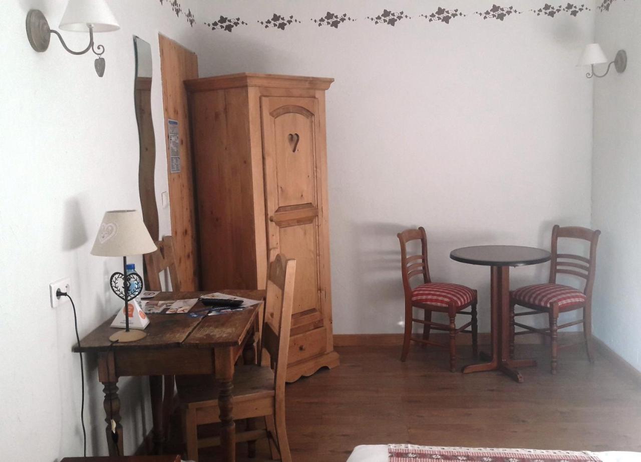 The Originals Boutique, Hotel La Ferme Du Pape, Эгишем Экстерьер фото
